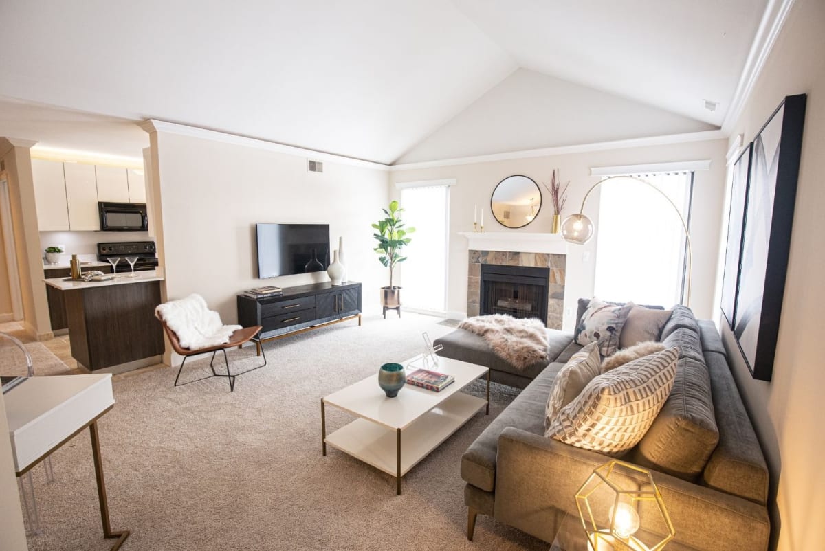 Luxury Residences at River Oaks West Apartments in Novi